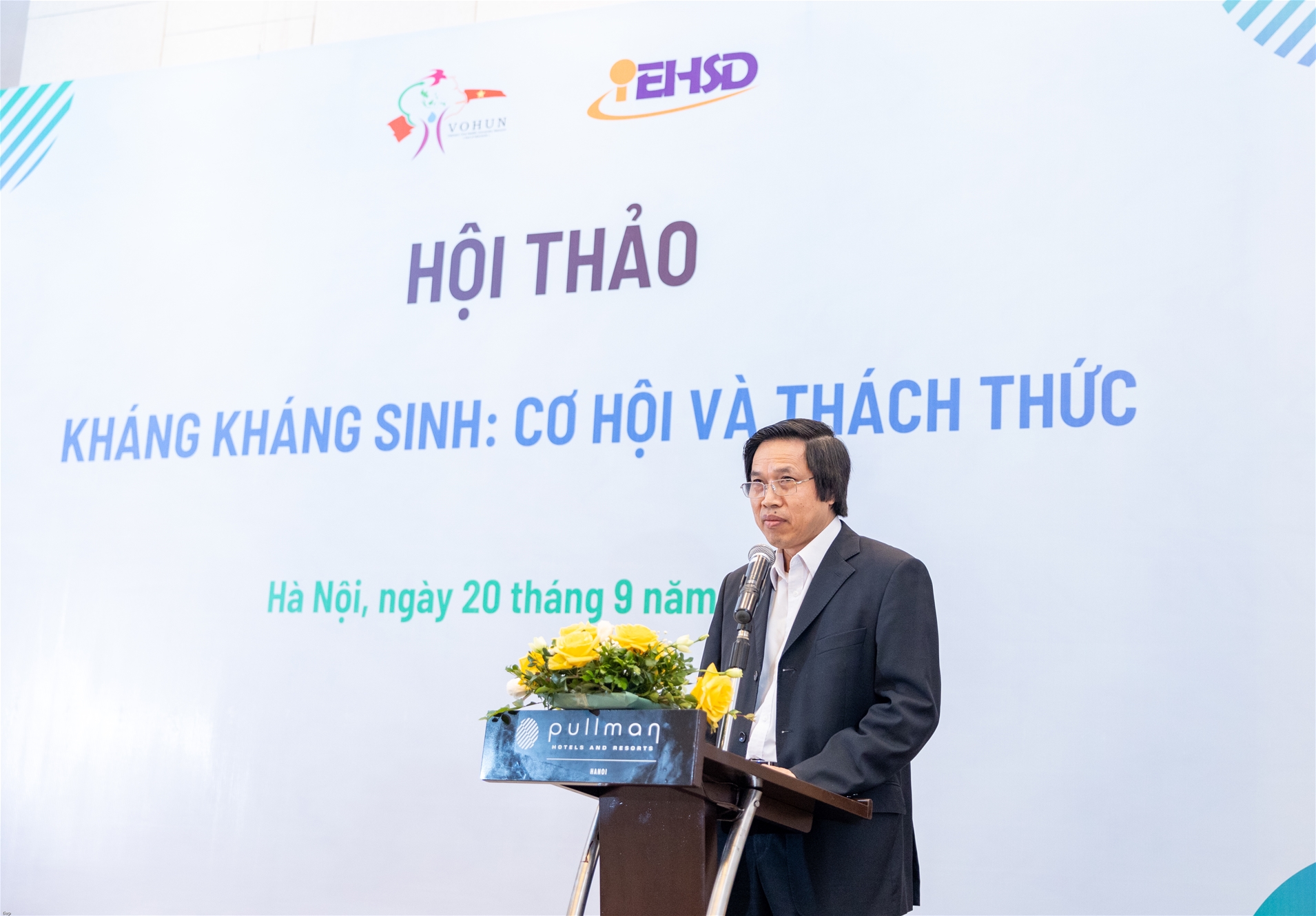 Ông Cao Hưng Thái – Phó Cục trưởng Cục Quản lý khám chữa bệnh (Bộ Y tế) phát biểu khai mạc tại Hội thảo